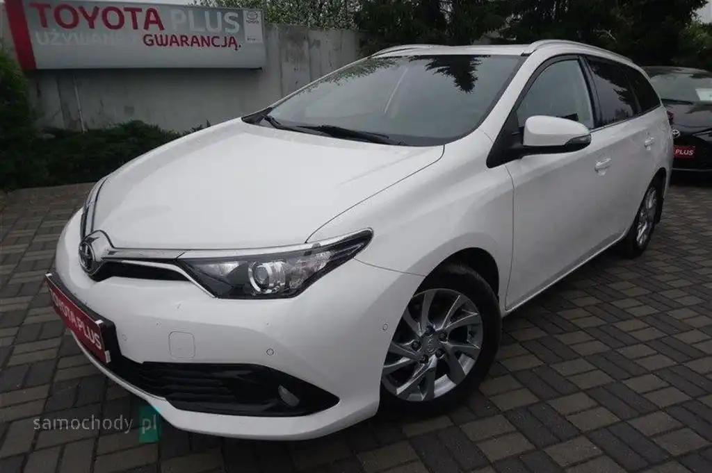 Toyota Auris Kombi 2016