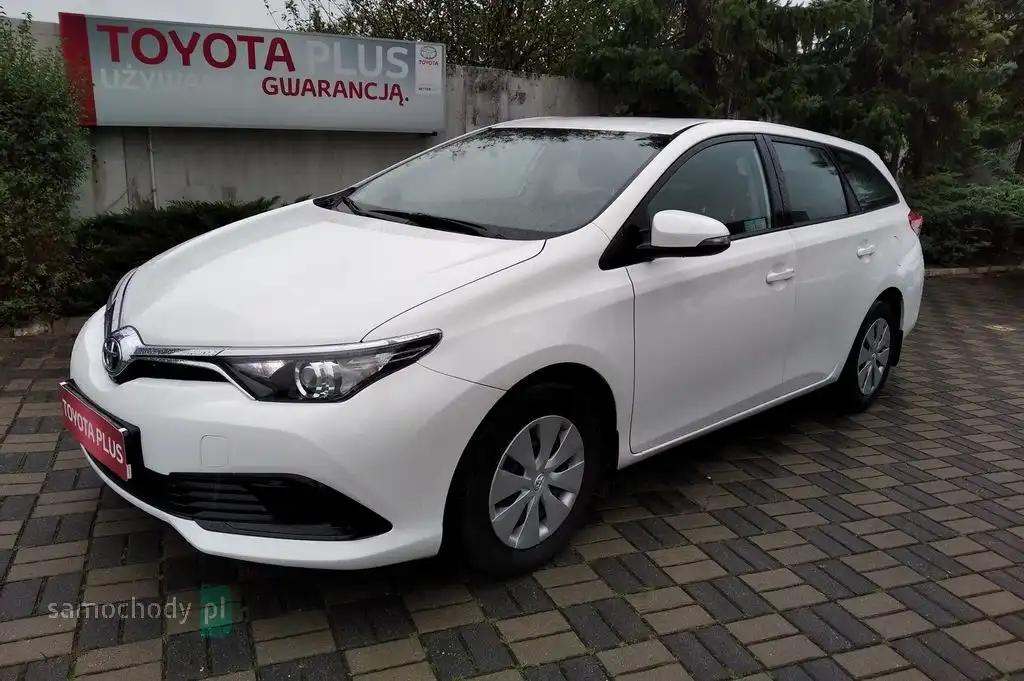Toyota Auris Kombi 2016