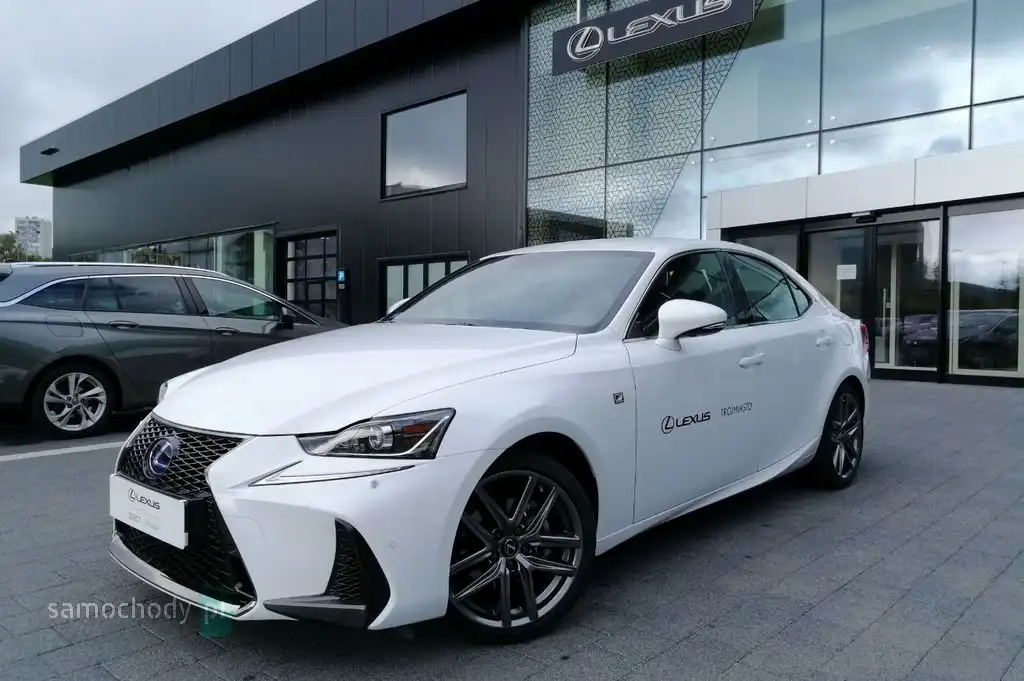 Lexus IS Sedan 2020