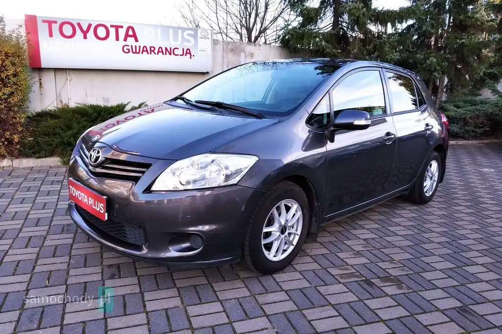 Toyota Auris Hatchback 2013